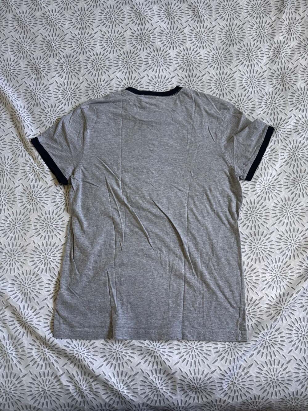 Guess Los Angeles T-Shirt Grey Men’s Large Used - Picture 3 of 5